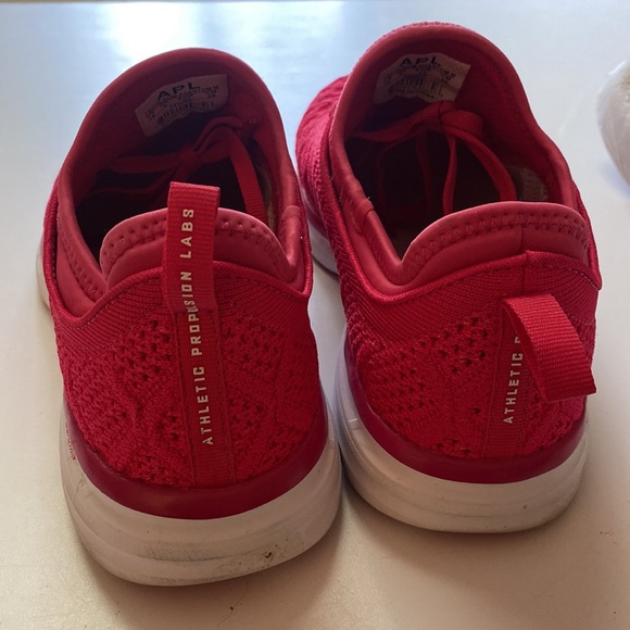 APL 10 / 43 men’s TechLoom phantom sneaker pink red with white sole worn 2 times - Picture 2 of 8